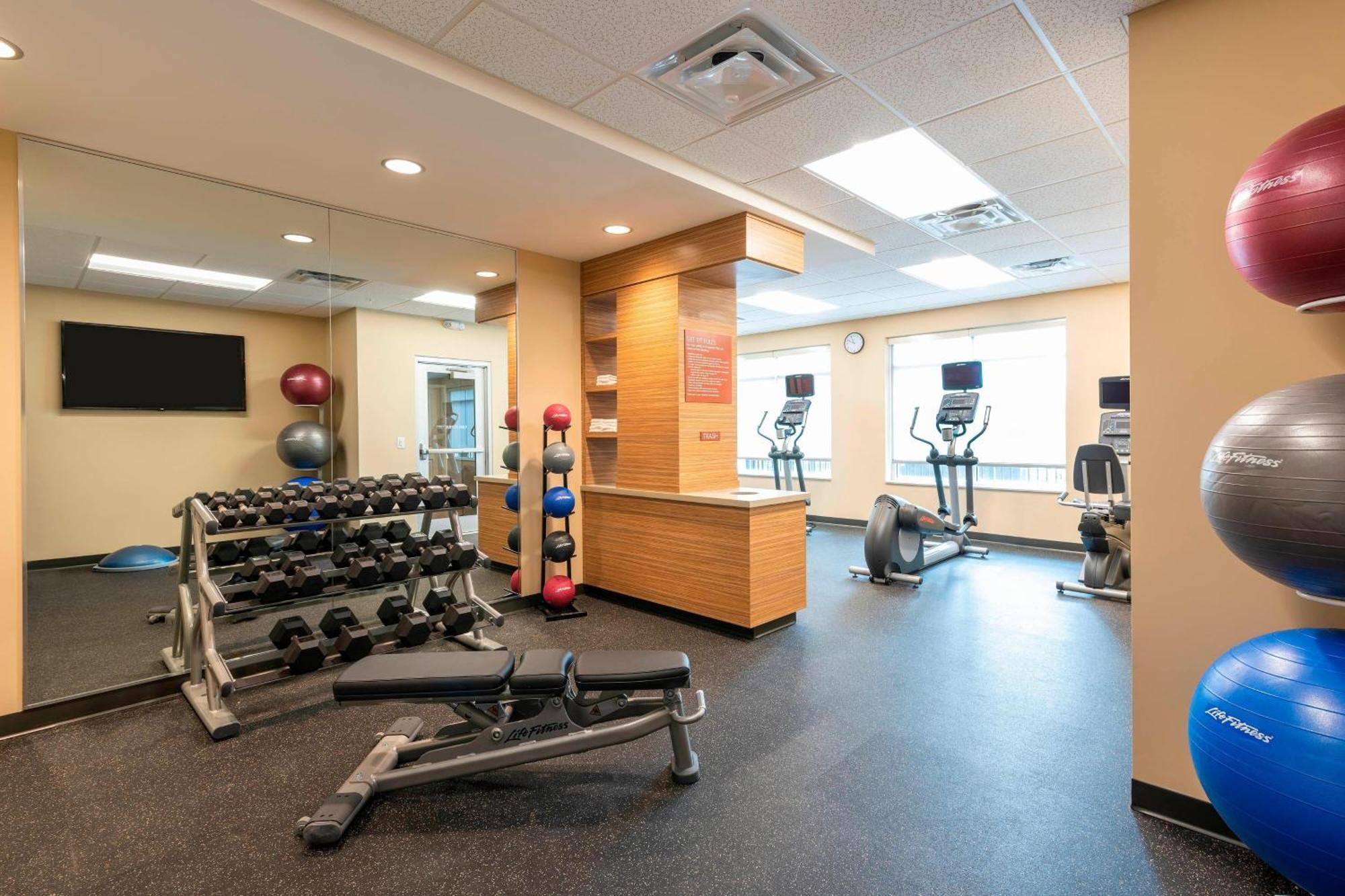 Hotel Towneplace By Marriott Louisville North 3*
